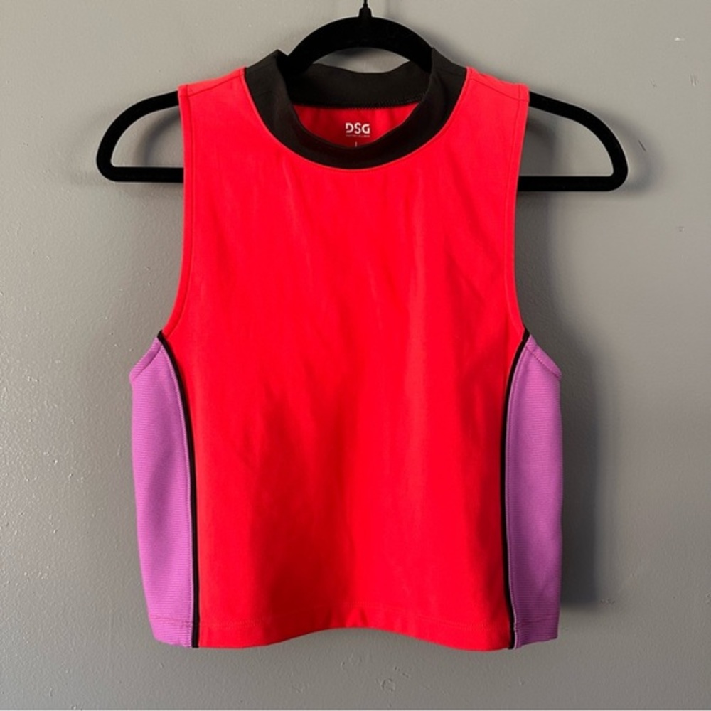 DSG Twitch + Allison Cropped Athletic Top | Red/Black/Purple